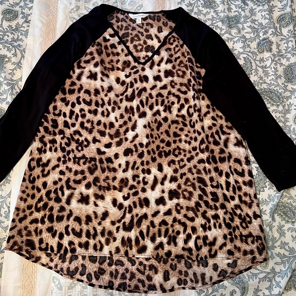 Jersey sleeves, flowing blouse top